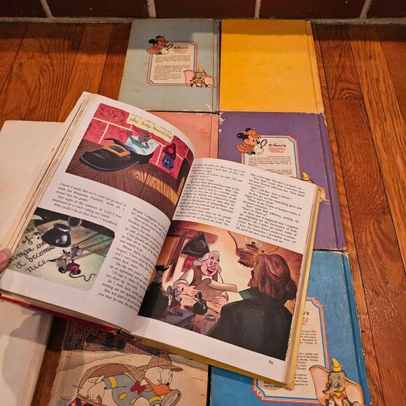 Disney Vintage Book Bundle 80's 70's - 9 Books - Picture 7 of 9